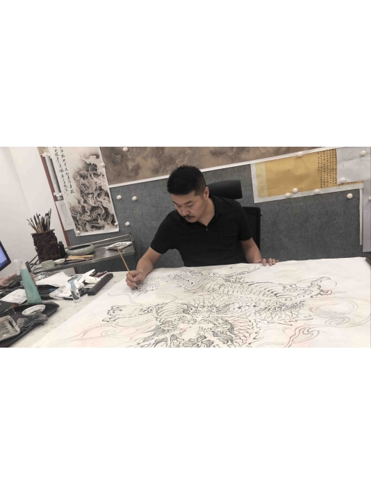 《潜龙》水墨扇面设计